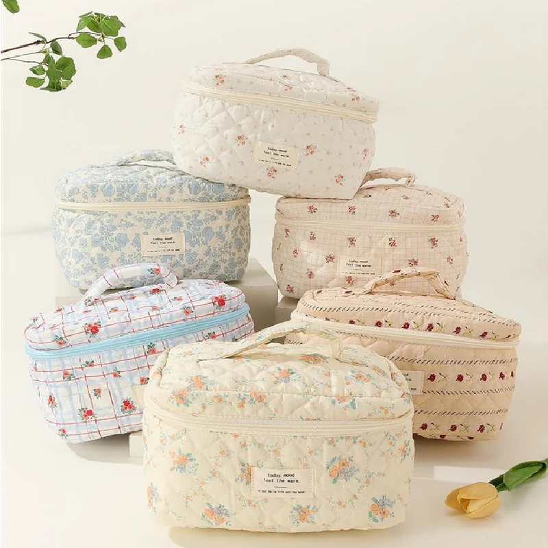 

Large-Capacity Makeup Bag Floral Print Cosmetic Bag For Girl Portable Women's Cosmetic Bag Travel Bag Bathroom Wash Bag