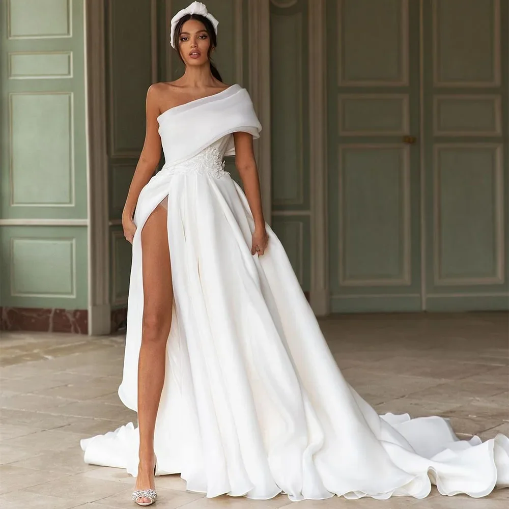 Vestido de casamento de fenda boêmio branco com arco grande, vestido de noiva sem mangas, saia A-Line, Lace Applique, ombro único, elegante, branco