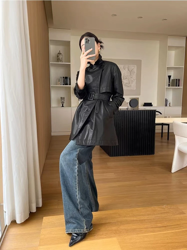 Giacca a vento classica versatile in pelle da donna 2025 Inverno 100% pelle di pecora Trench medio lungo con cintura Sobretudo Feminino