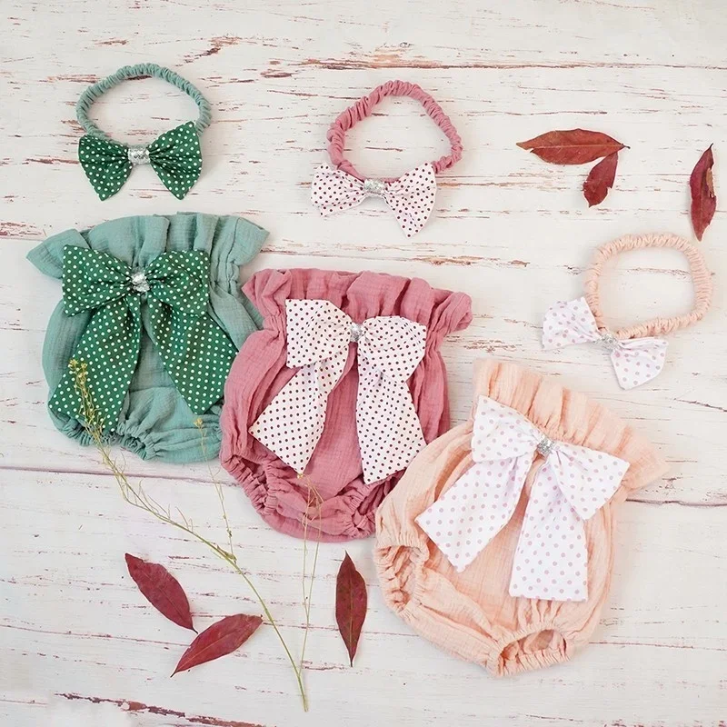 

Cotton Baby Girl Bloomer Shorts Set with Bowknot Headband - Newborn Diaper Cover & Pants Clothes - Bubble Spodenki