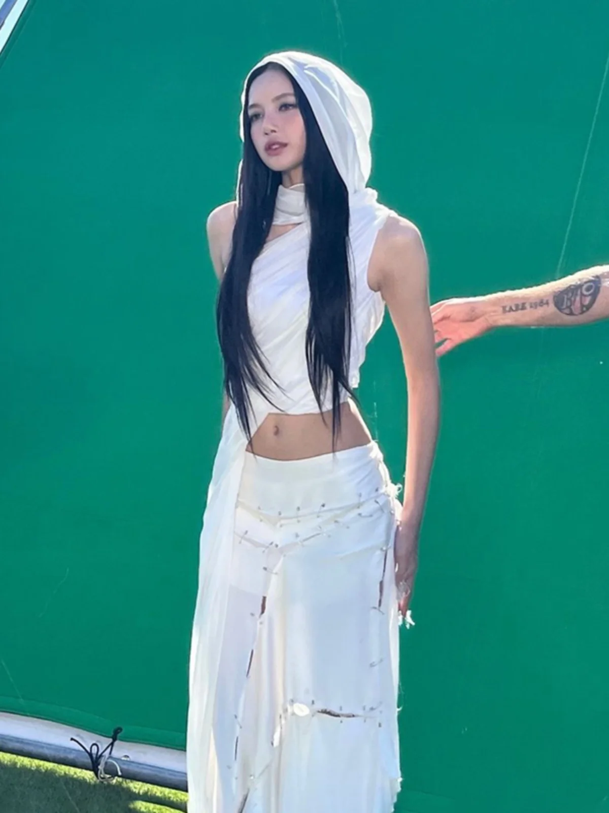 

Sisjuly Lisa Music Performance Outfit Thin Fog Wasteland Style Girl Sensation Oblique Shoulder Hollow Sash Hoodie Women's Vest