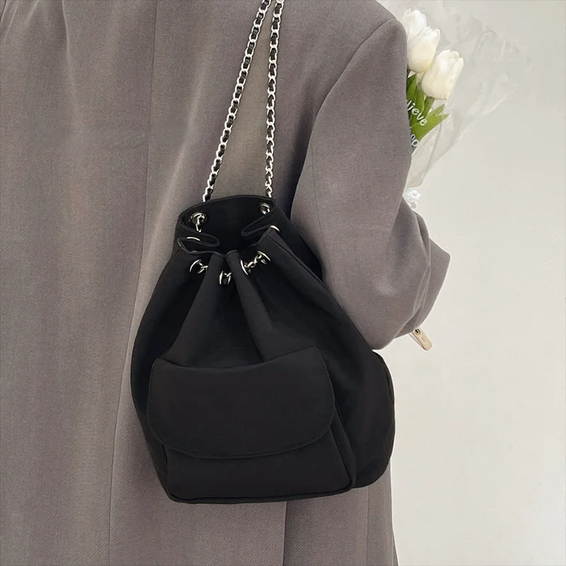 2024 New Minimalist Casual Silk Black Chain Bucket Bag with Drawstring Large Capacity Commuting Backpack for Women