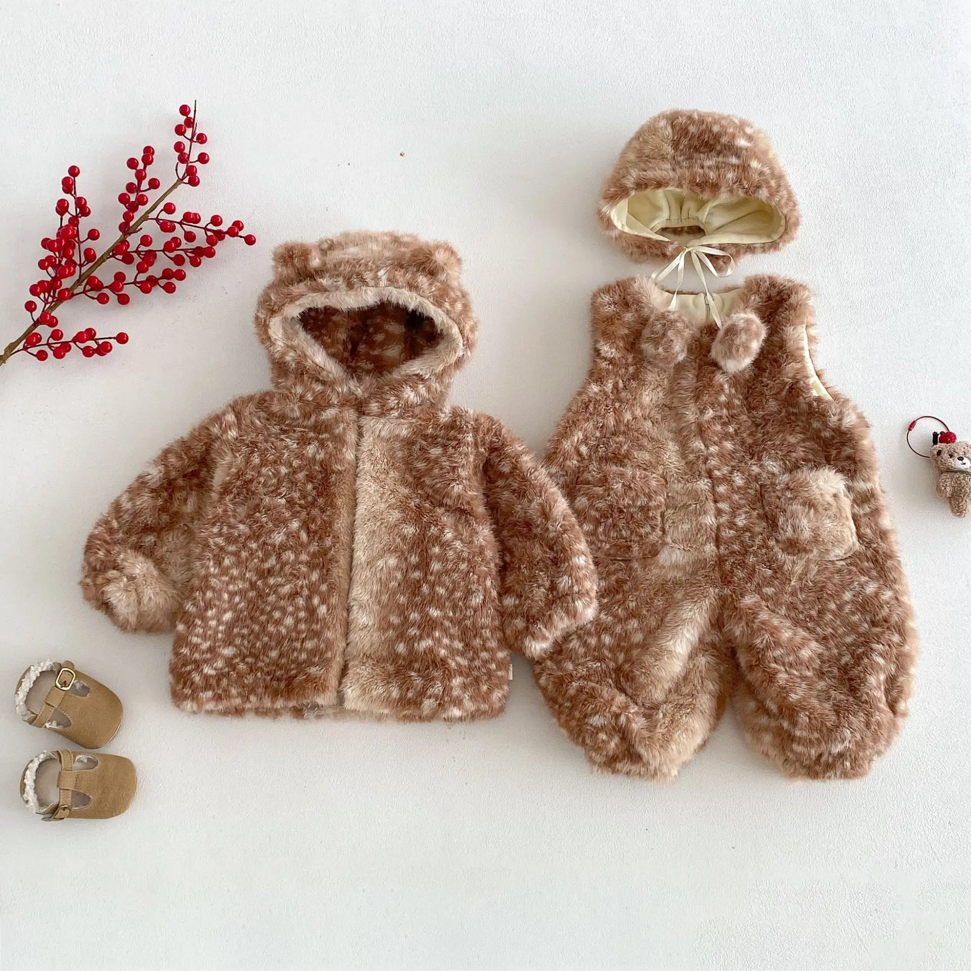 

Детская одежда, комбинезон или пальто с капюшоном для мальчиков, новинка зимы 2025 года, супер милая бархатная одежда для скалолазания для маленьких девочек