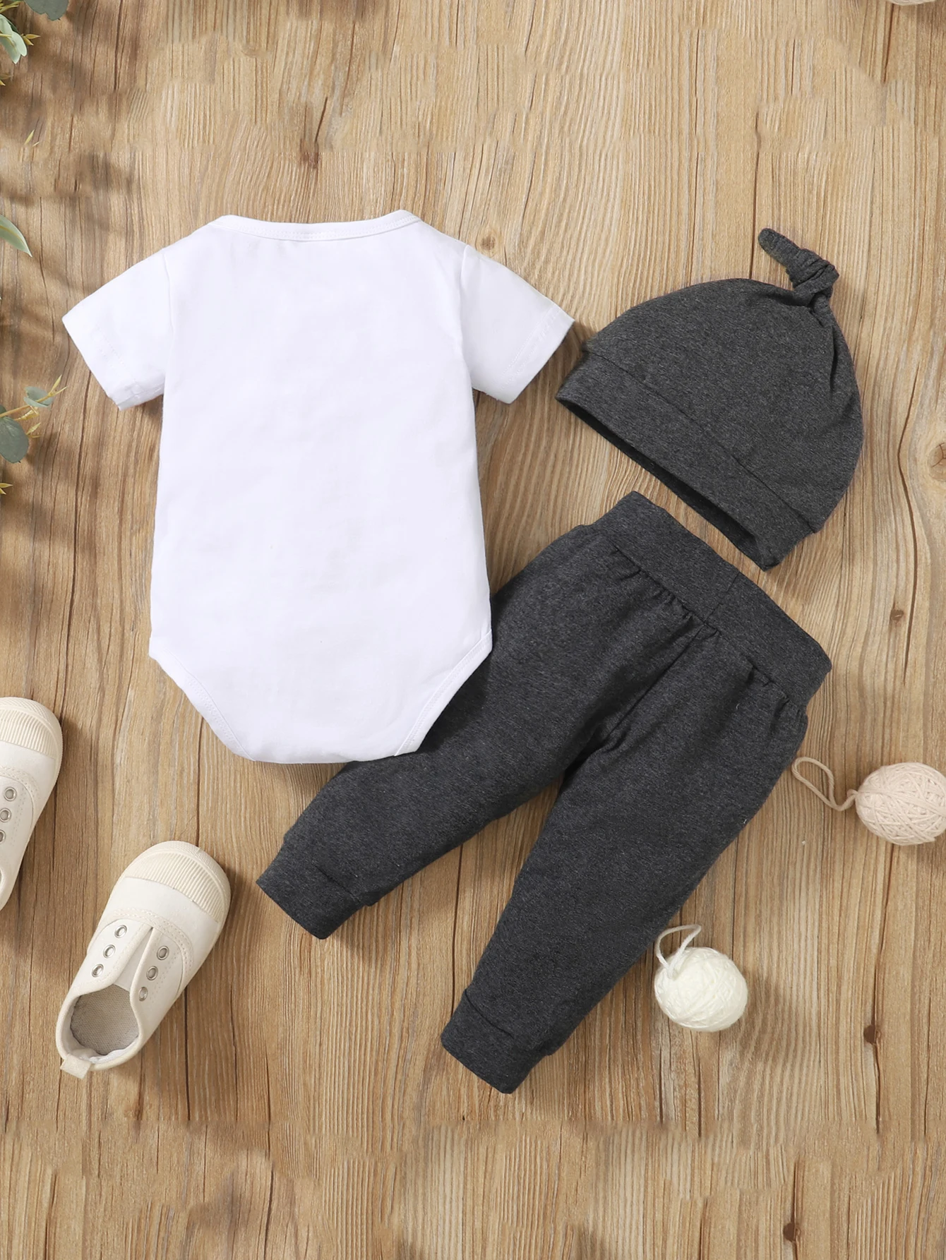 Baby Boy Summer Letter Printed Pure Cotton Short Sleeved+gray Pants+hat Three Piece Set