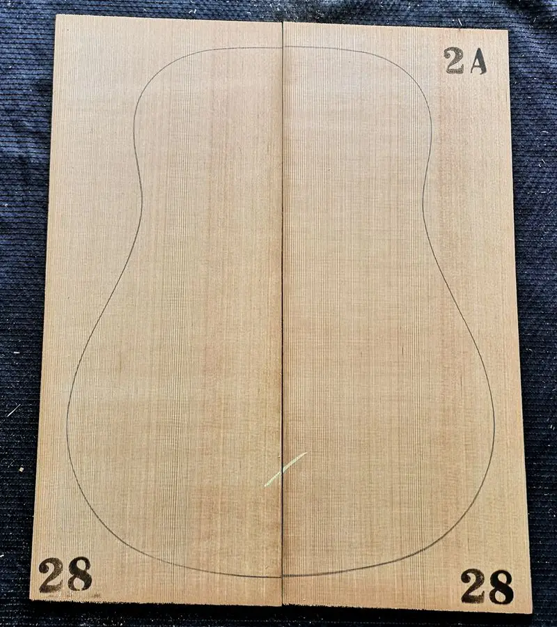 AA Grade Red Cedar Solid w Guitar Top 41 Inch DIY  Guitar Panel Handmade Guitars Making Material 4.5*220*550mm(2pcs)