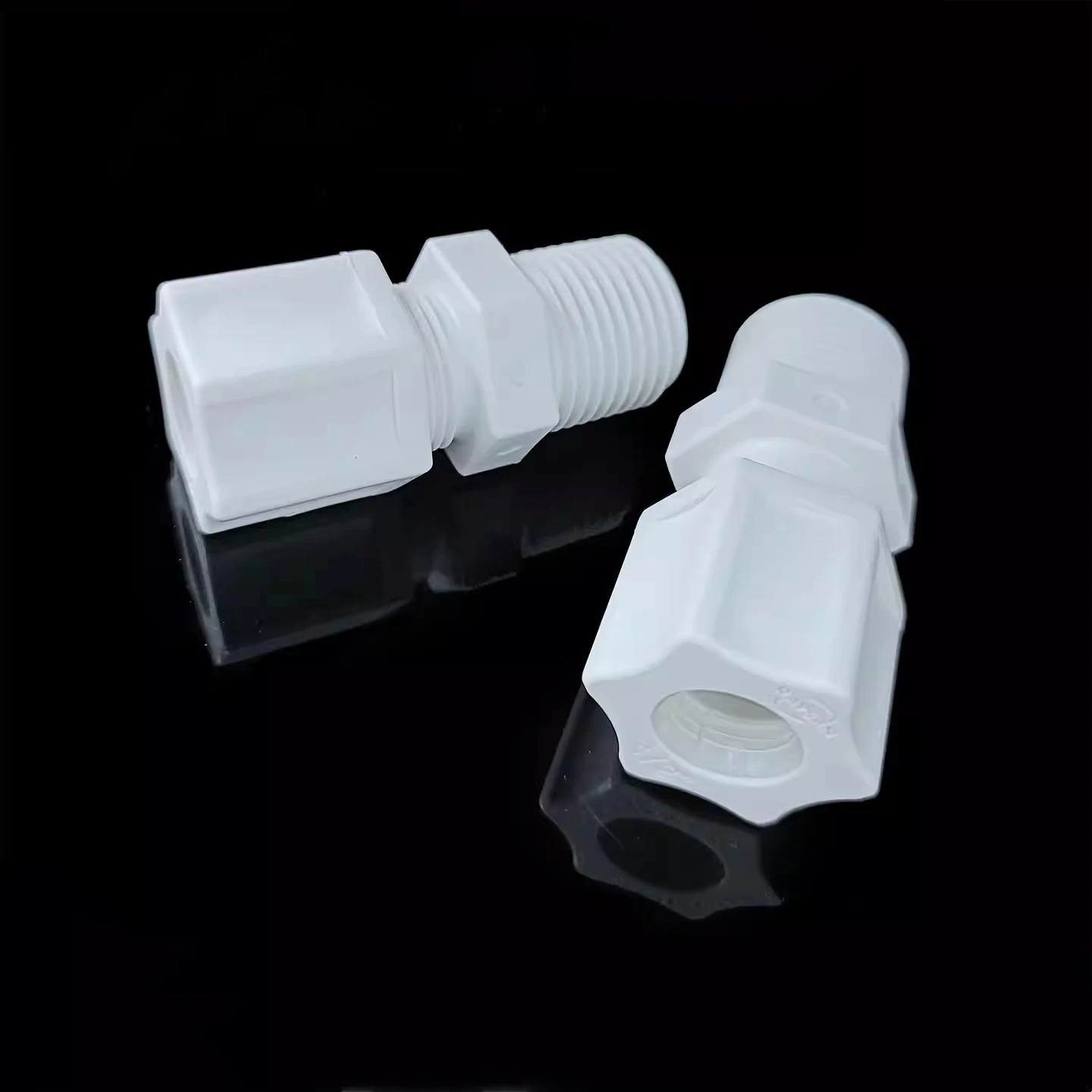 

Шланг-переходник PP с прямым наружным резьбовым соединением, устойчивый к коррозии кислотами и щелочами