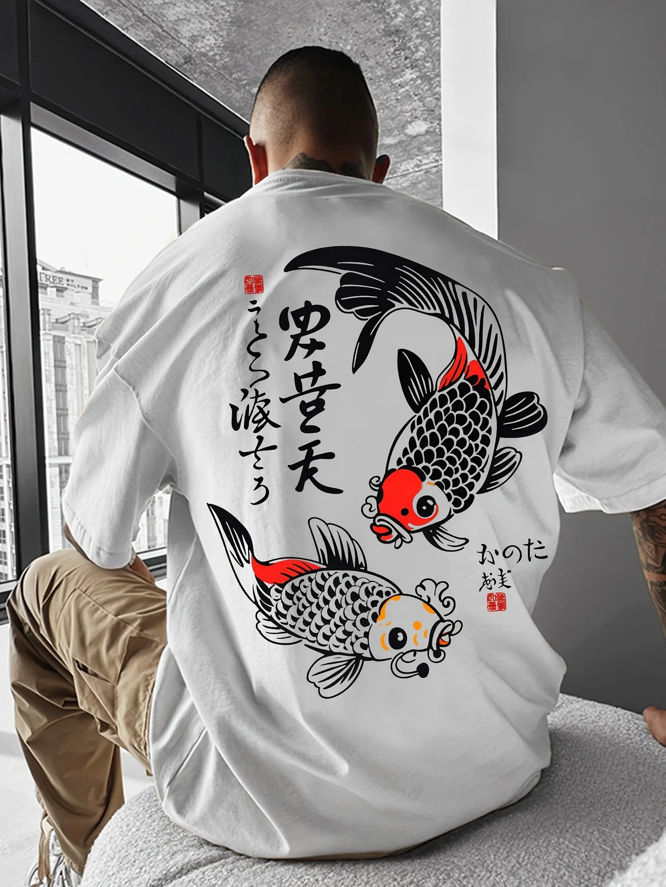 Modisches Lässiges Fischmuster-T-Shirt im Japanischen Stil Locker Sitzendes Sommer-O-Ausschnitt Vielseitiger Stil 100% Reine Baumwolle Herren-T-Shirt