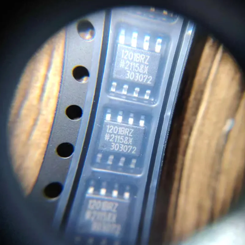 

10Pcs New Original Adum1201Brz-Rl7 1201Brz Soic-8 Dual-Channel Digital Isolator Ic Chip