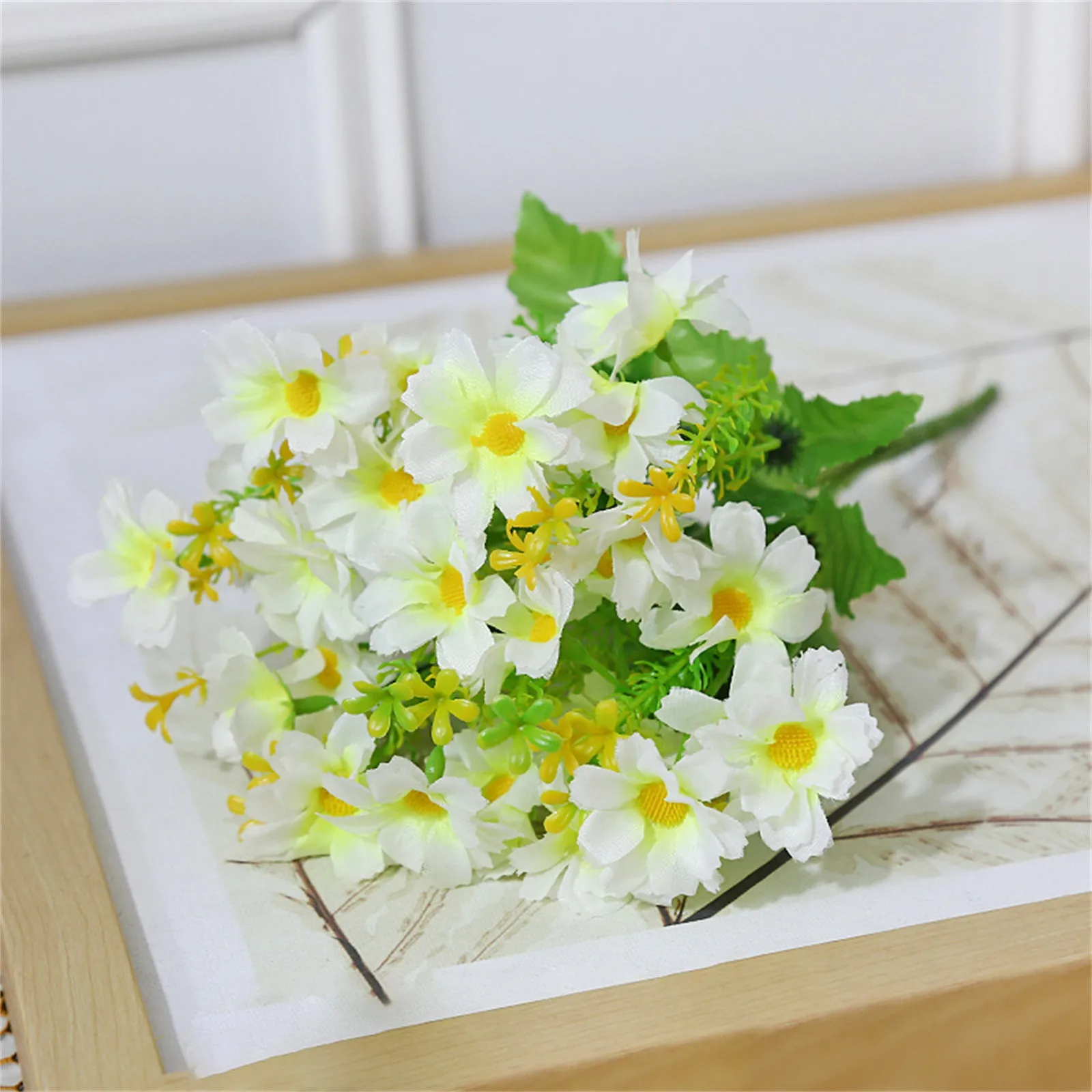 28 Heads Cute Daisy Artificial Flower Indoor Daisy Wildflowers for Home Wedding Decorative Outside Garden Party Decoration