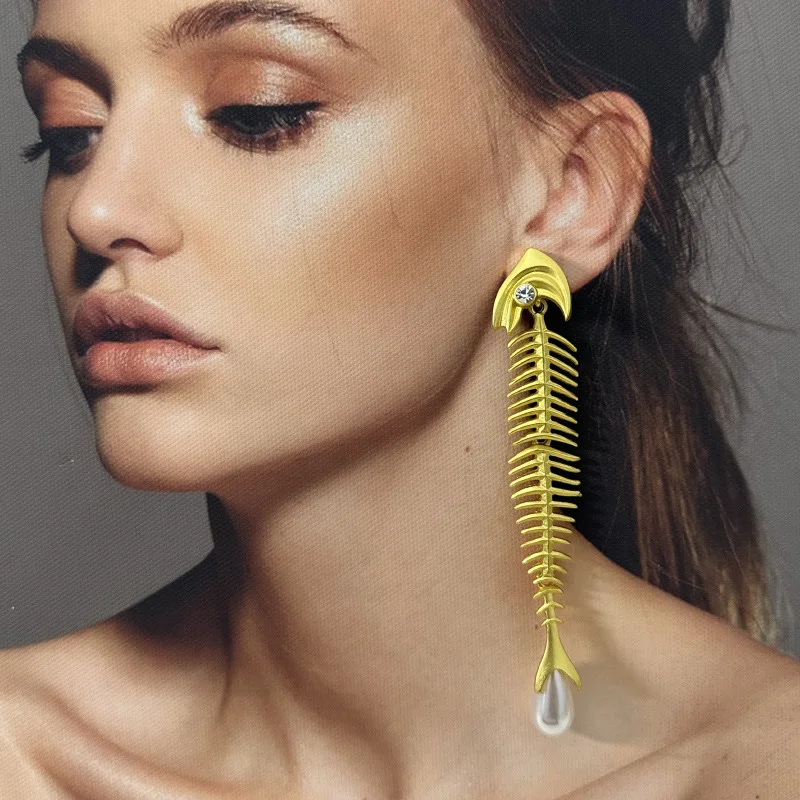 Fashion Trends, Retro Literature and Art, Elegant and Simple, Generous Fish Bone, Baroque Pearl Sweeping Shoulder Earrings
