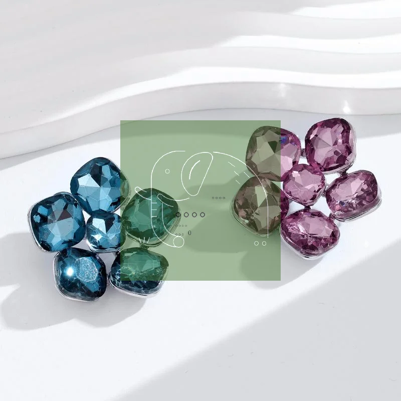 Fashion Crystal Flower Brooches For Women Dress Clothing Coat Jewelry Accessries Gifts