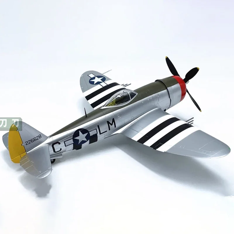 Diecast 1:48 Scale Us Army P47D Lightning fighter Plastic Finished Model Static Decoration Souvenir Gifts For Adult Boy