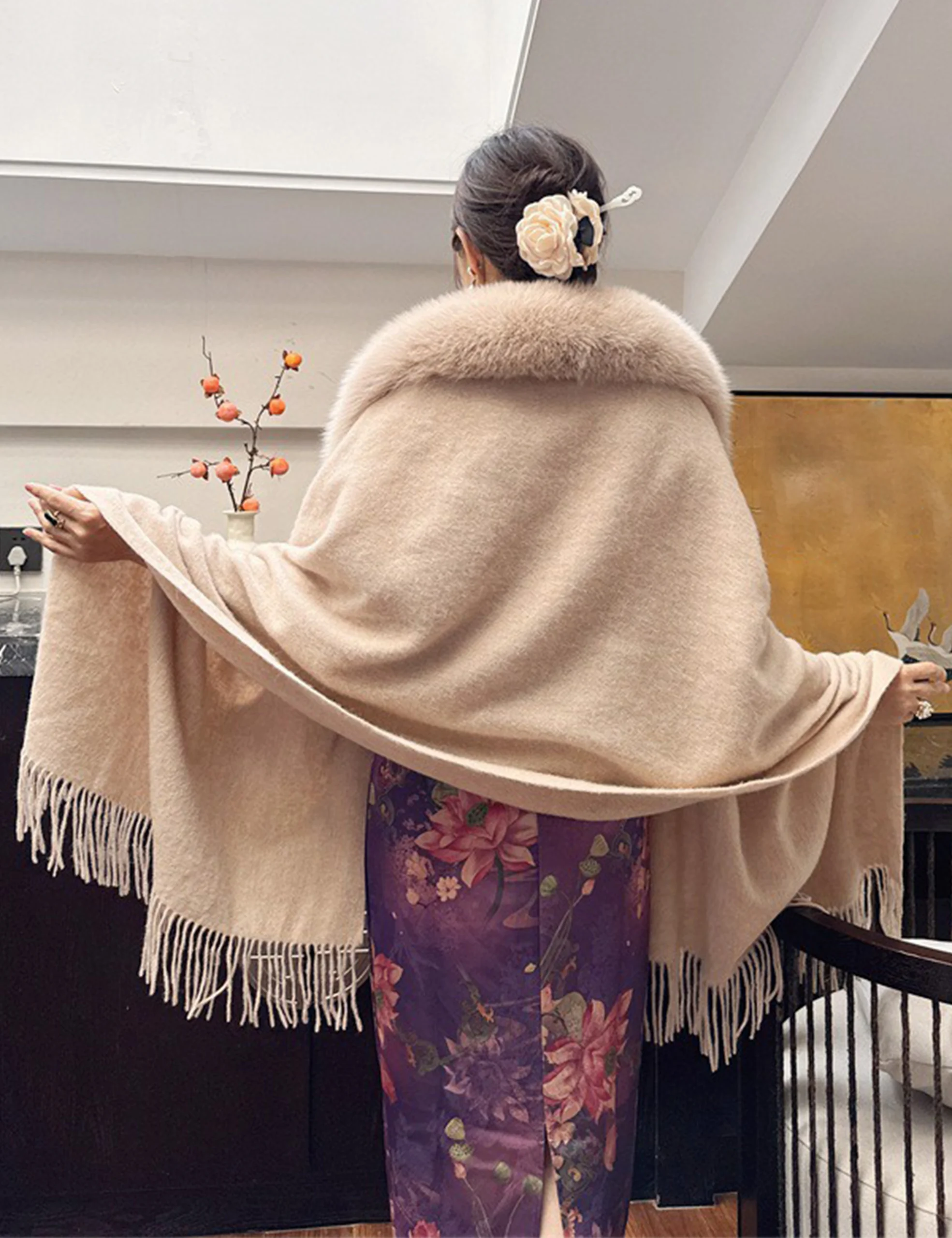 Châle enveloppant pour femmes, automne et hiver, avec pompon, col en vraie fourrure de renard, manteau Cape en laine, veste de mariée