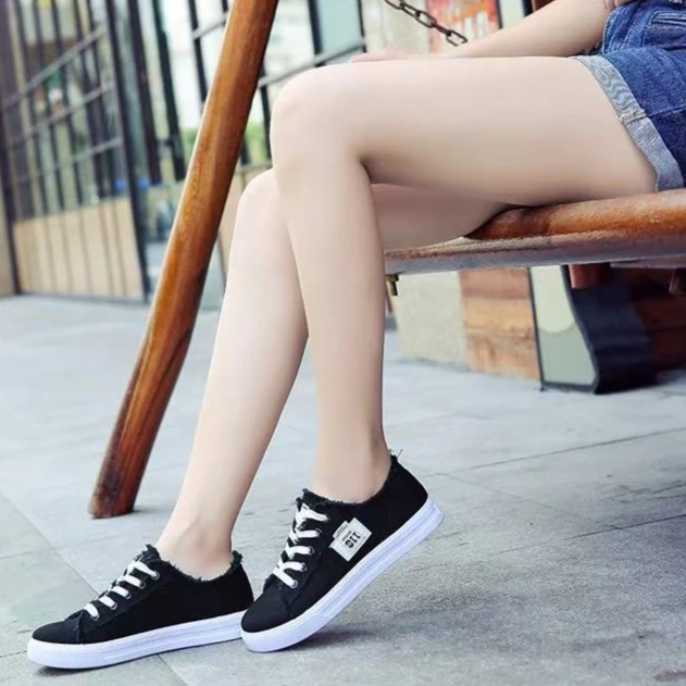 New style canvas shoes for women, semi-slip on slip-on sneakers, breathable white sneakers, popular board shoes