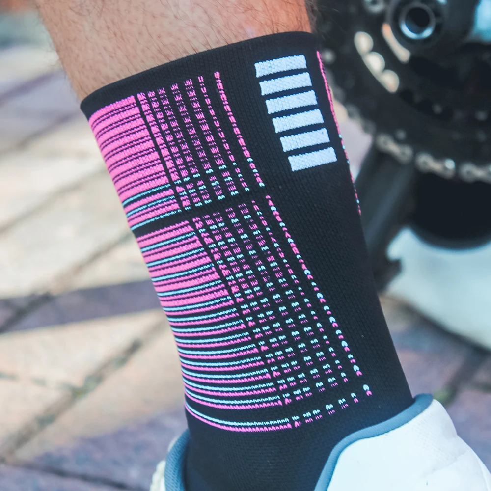 YKYWBIKE Calcetines deportivos de competición para ciclismo, calcetines deportivos de marca profesional, calcetines transpirables para bicicleta de carretera, calcetines para hombres y mujeres al aire libre