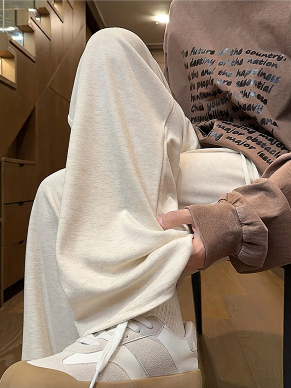 

Beige Glutinous Rice Pants, Men'S Spring And Autumn Styles, American Fashion Brand Hanging Sense Sanitary Pants, Loose Straight