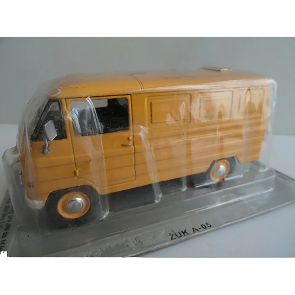 Diecast 1:43 Scale ZUKA-05 Alloy Former Soviet Union Yellow Minivan Bus Model Simulation Classic Static Model Collection Toys