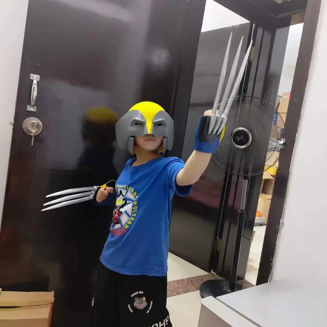 Deadpool 3 guantes de garra de Wolverine, juego divertido portátil, accesorio de COSplay, modelo de adorno, figura de juguete