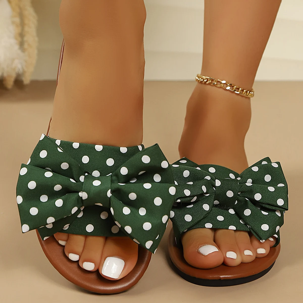 Damen-Slip-On-Sandalen mit gepunktetem Schleifendesign, weichen Sohlen und weichen Oberflächen, bequem und ermüdungsfrei für Zuhause, Reisen. – Detail 20