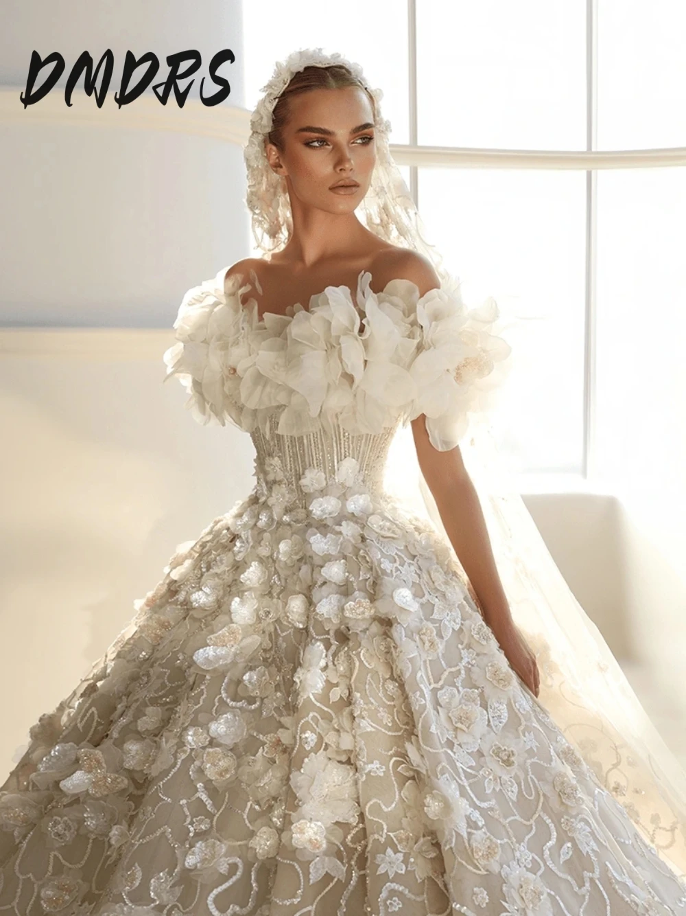 

Свадебное платье с открытыми плечами и цветами феи Романтическое блестящее бальное платье Индивидуальное приталенное платье со шлейфом на талии Потрясающая одежда для невесты