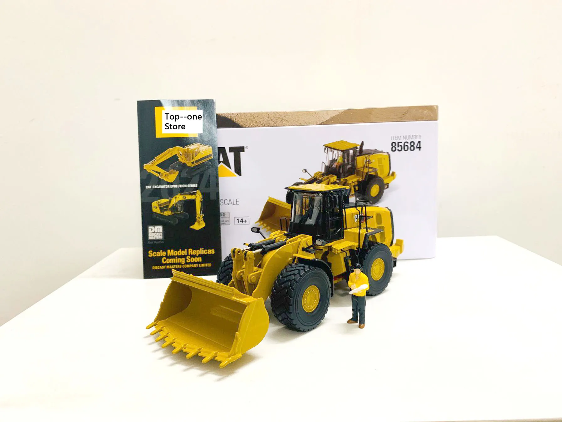 980 carregadeira de rodas modelo de metal em escala 1/50 por DieCast Masters DM85684 modelo de presente novo na caixa