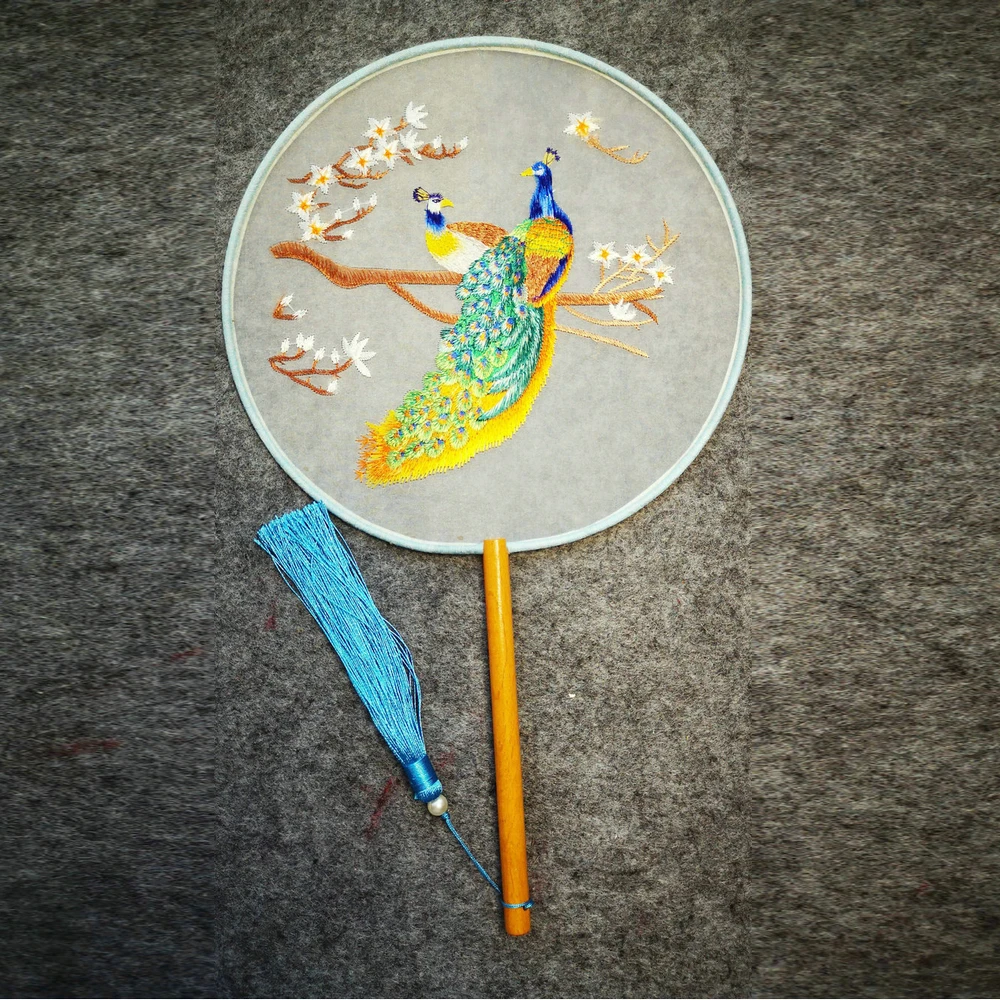 Ventagli di seta con ricamo suzhou orientale su entrambi i lati Ventaglio di seta rotondo con nappe Elegante accessorio estivo fatto a mano per ballare