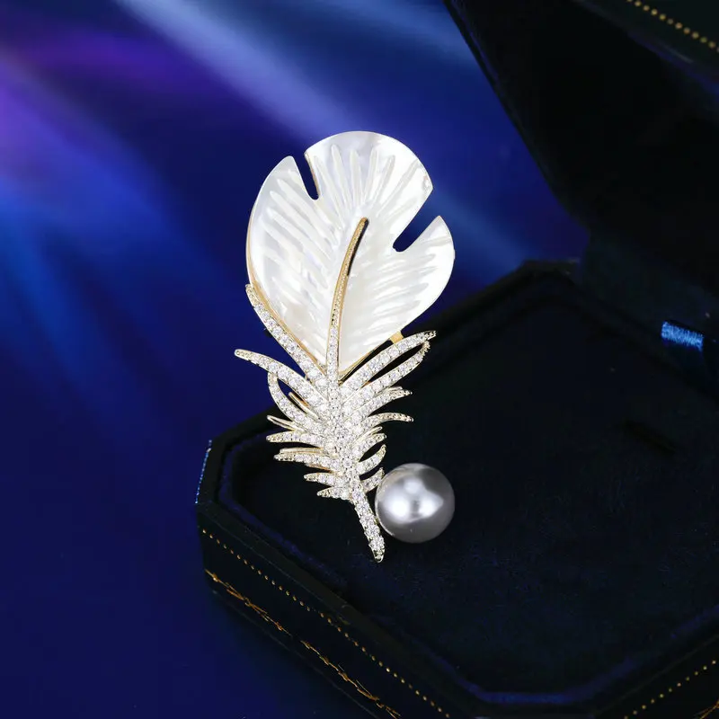 Chinese Style Auspicious Lucky Vintage Feather Brooch Inlaid Mother Of Pearl Zircon Pearl Elegant Pin For Coat Dress Party Gift
