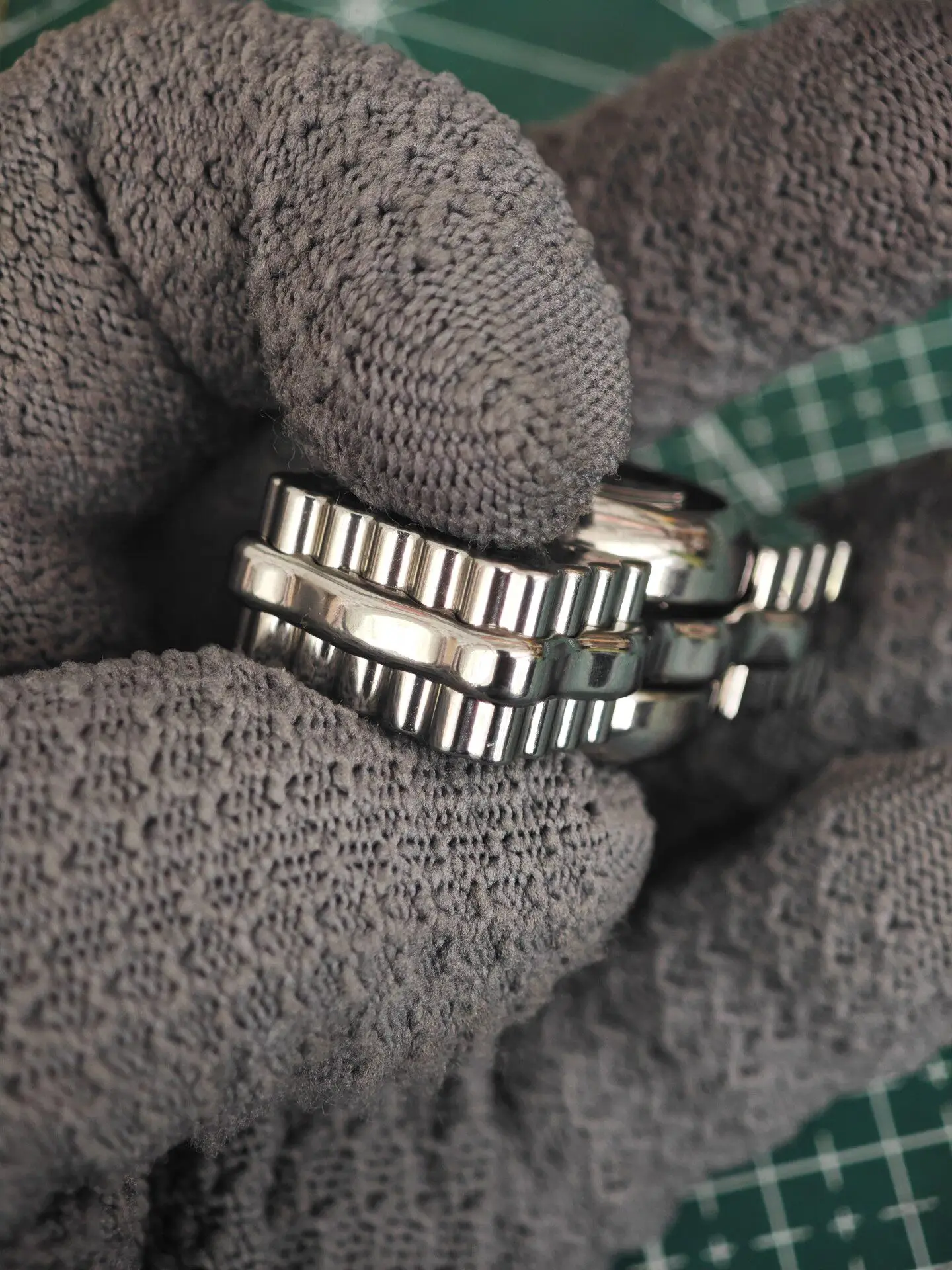 Used EDC Sick EDC Biscuit Titanium Polishing Gyro, Limited To Two Bullets, Official Genuine, Titanium Alloy Material