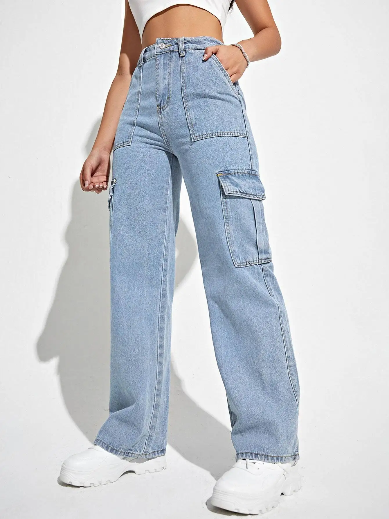 

Women's High Waisted Wide Leg Cargo Jeans with Flap Pockets Light Wash Denim