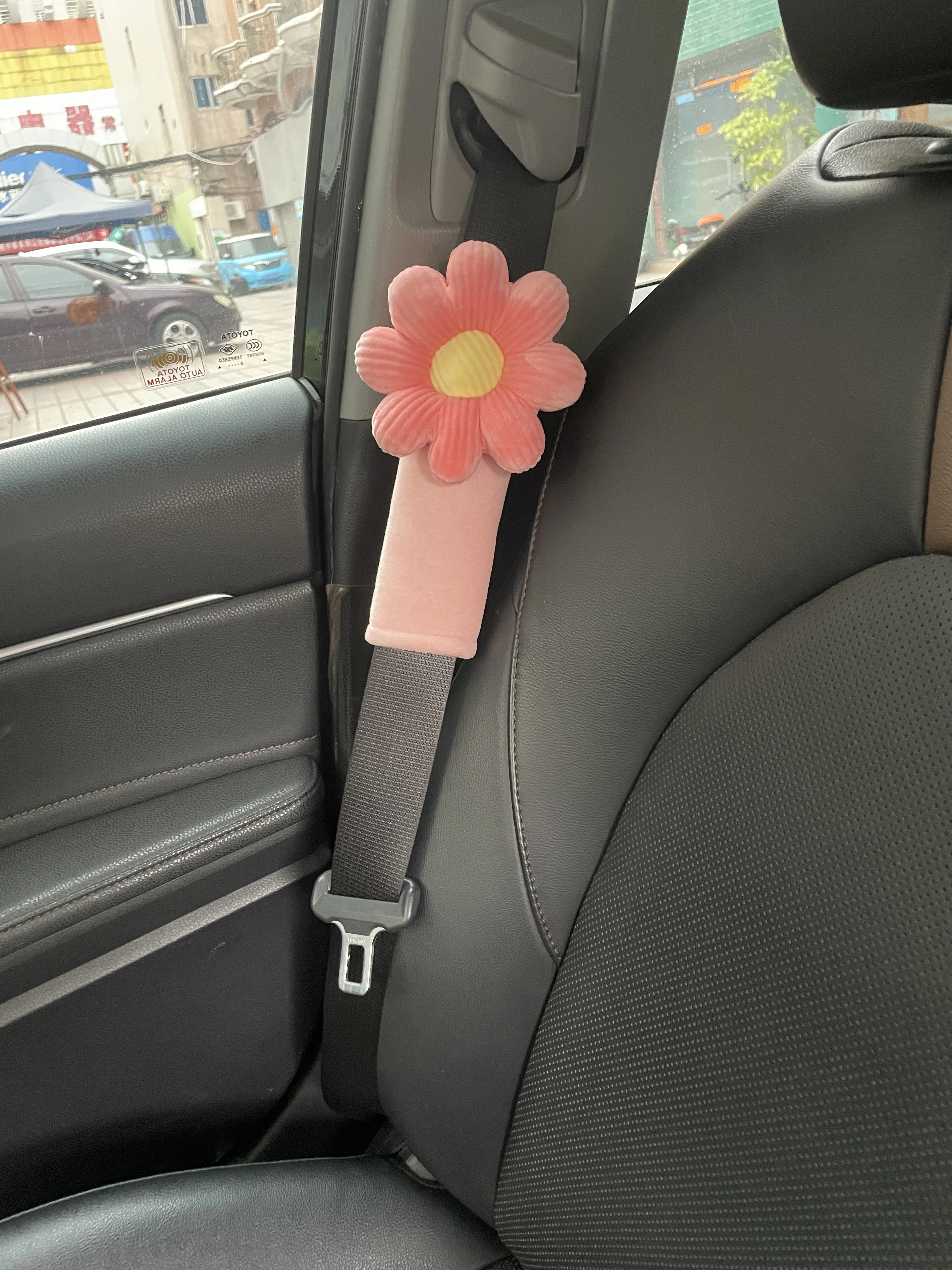 Car Safety Belt Shoulder Protector Cute Flower Car Shoulder Protector Creative Car Safety Shoulder Protector Wholesale
