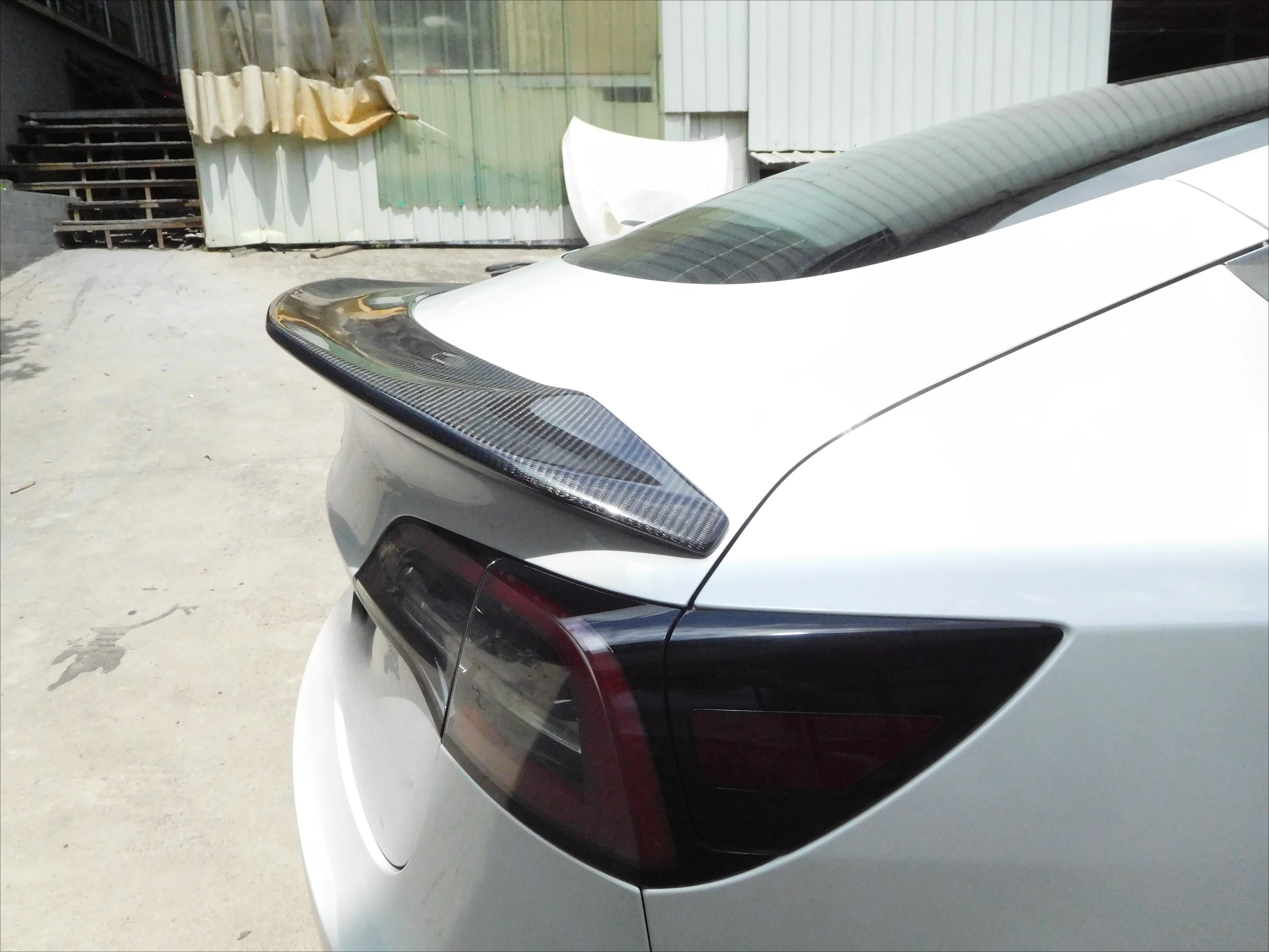 

Model 3 Carbon Fiber Wing New Auto Parts Carbon Fiber Rear Spoiler