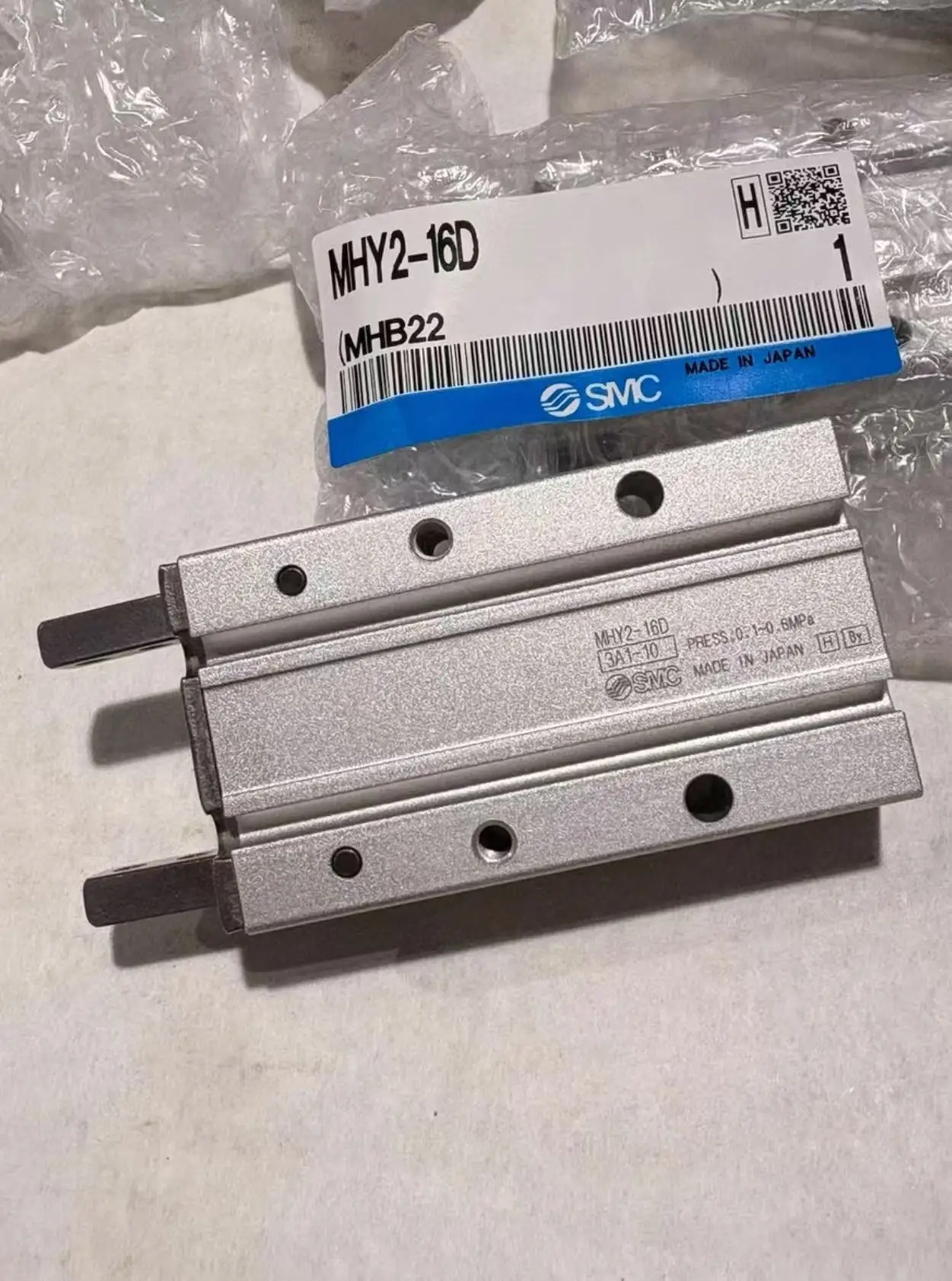 كاميرا الإصبع الزاوي الأصلية SMC Air Gripper 180 °   مكونات الأداة الهوائية MHY2-10D/MHY2-16D/MHY2-20D/MHY2-25D