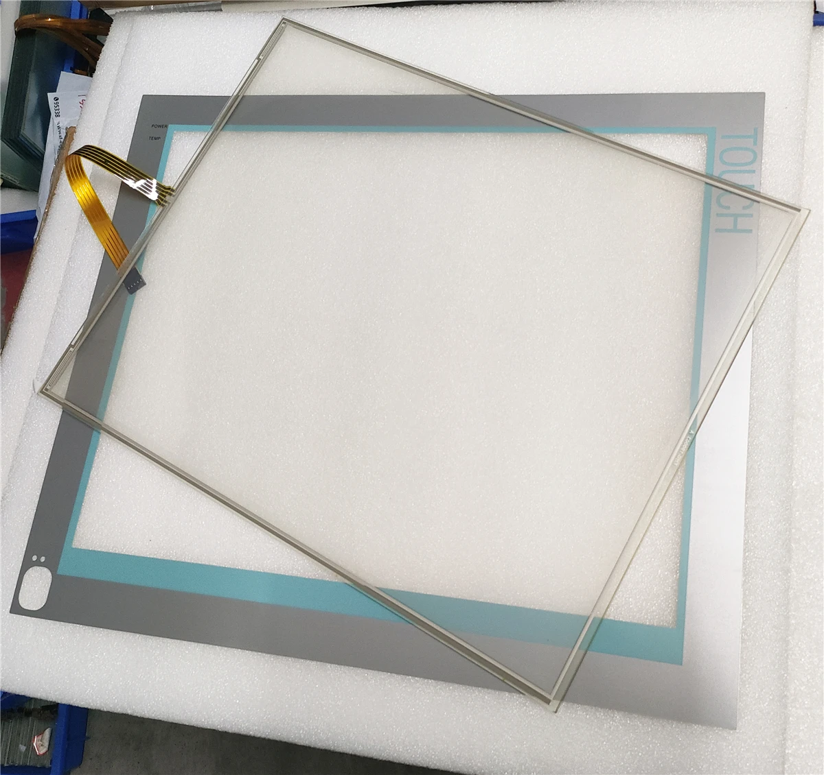 

PANEL 19T 577B A5E02184619 PANEL 19T 677 A5E02184618 PANEL 19T 677B+C A5E02713398-- Protective films Touch screens panels