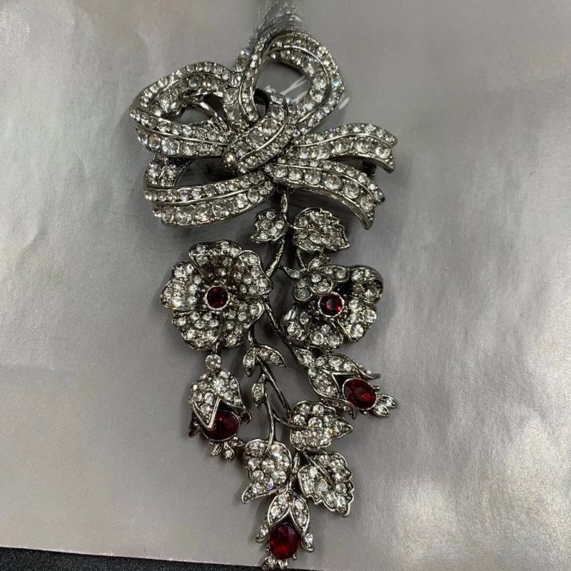 

Французские ретро-украшения в дворцовом стиле с инкрустацией цирконами, персонализированные цветы и бабочки, модные высококачественные женские украшения