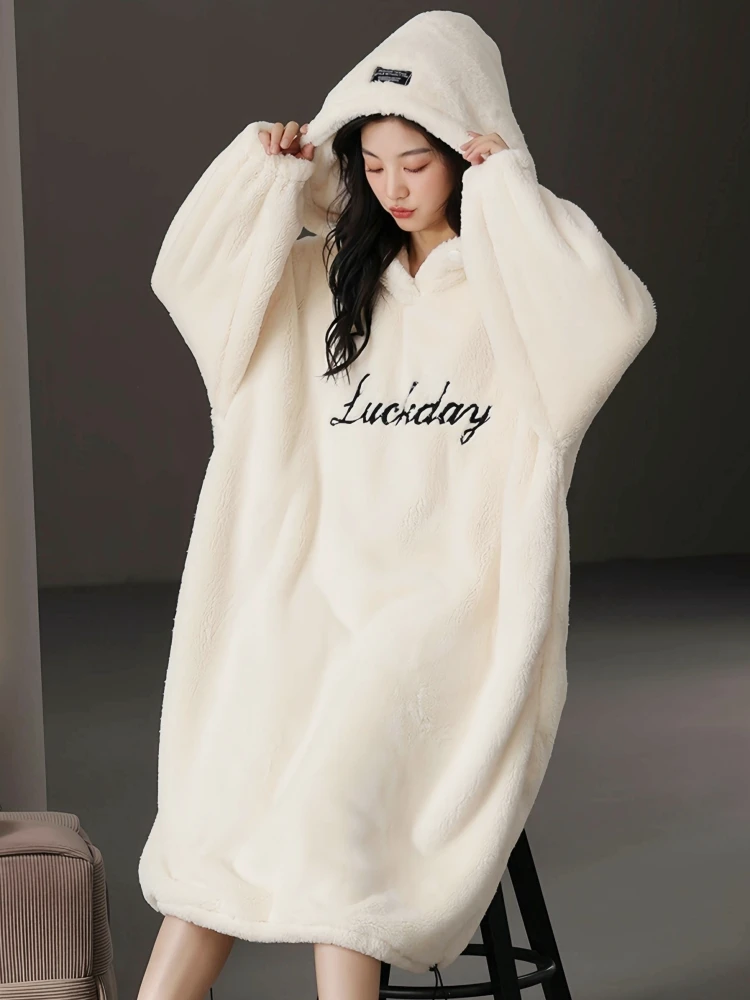 サンゴフリースパジャマ女性の冬肥厚ロングフード付きルーズプラスサイズフランネルローブホーム服快適なポリエステル繊維