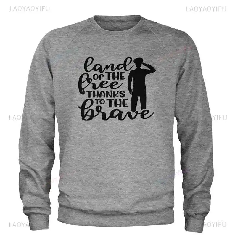 Land of The Free Thanks To The Brave Adult Crewneck baju hangat musim dingin hadiah Hari Veteran wanita Amerika Hoodie merah uniseks Hoodie