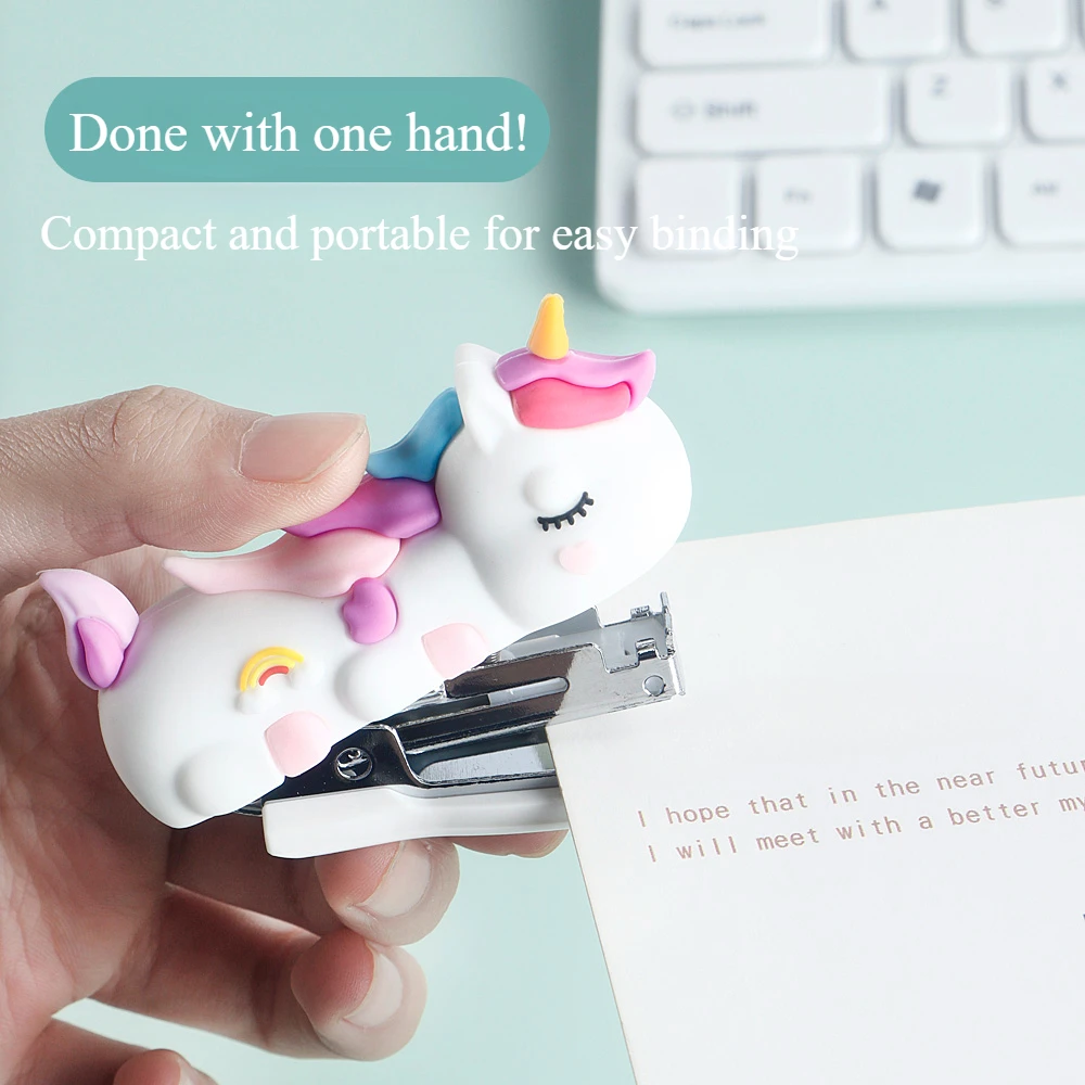 1 STKS Draagbare Leuke Cartoon Mini Nietmachine Creatieve Student Bindmachine Klein Kantoor Moeiteloos Nietmachine