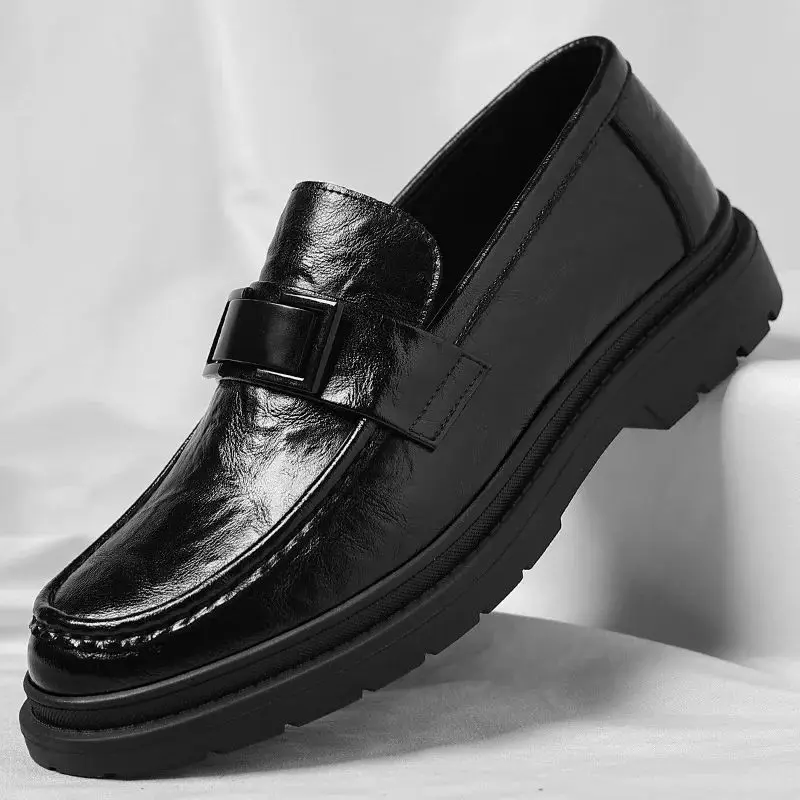 

New Men's Leather Shoes Business Casual Slip-ons British Style Men's Shoes Round Toe Hand-scratch Pattern Trendy Men's Loafers