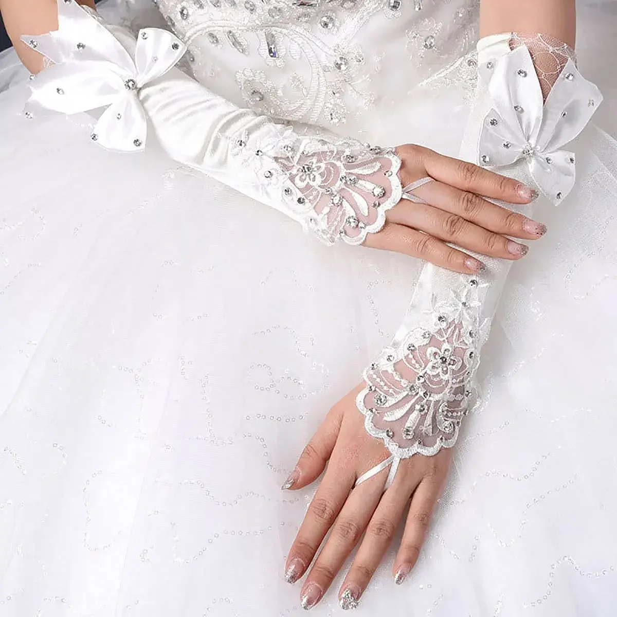 Guantes de boda largos para mujer, encaje sin dedos de color marfil, lazo de cristal nupcial, flor para novia, diamantes de imitación