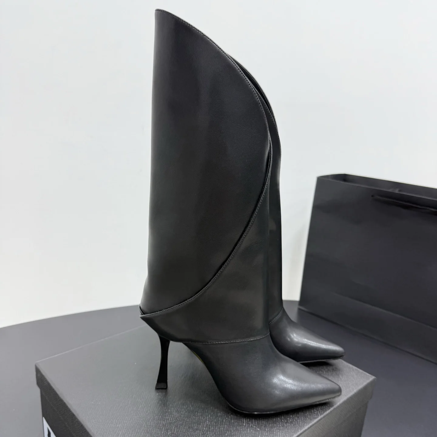 

Hot Sale New Women's boots Women's mid-calf boots Luxe-Design Pointed toe Kitten heel 9cm Calf leather boot shaft material