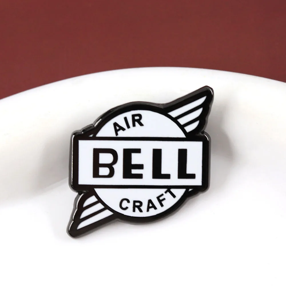 Vintage Bell Flugzeug Emaille-Pin Klassisches Luftfahrt-Logo Brosche Retro Militär Flugzeug Abzeichen Piloten Fluganzug Anstecknadel Historisch – Detail 8