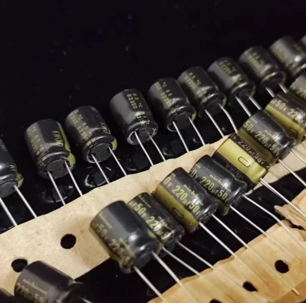 20 stks/partij Originele Japan nichicon KW serie audio Aluminium elektrolytische condensatoren Gratis verzending