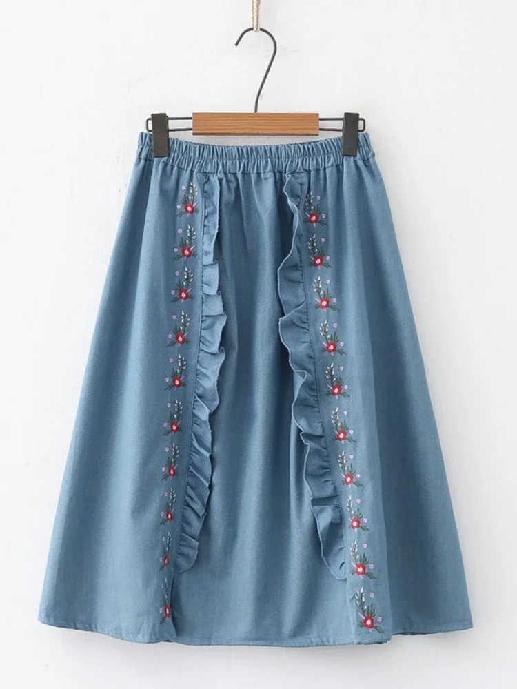 กระโปรงผ้ายีนส์เอวสูงทรงสูงเข้ารูปสำหรับผู้หญิงใหม่ฤดูร้อนปักลายดอกไม้แฟชั่นสุดชิคยาวถึงเข่า