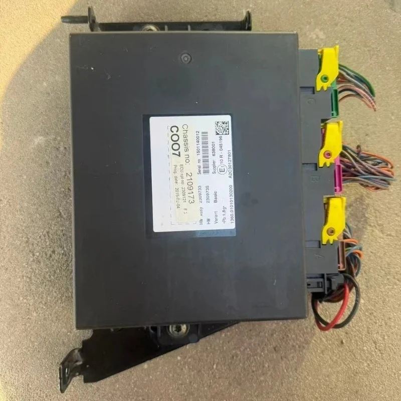 2711461Scania G440 Truck Part Body Control System COO7 500 RPM ECU Control Module Coordination Controller view 2