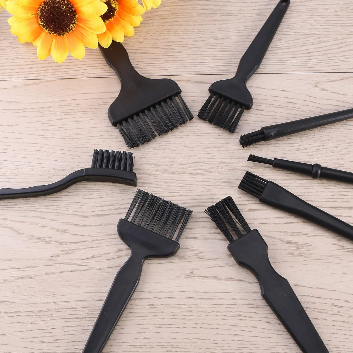 8 in 1 Cleaning Brush Kit Anti Static Plastic Handle Nylon Brushes Keyboard Computer Laptop Cleaner Kit Hard to Reach Areas