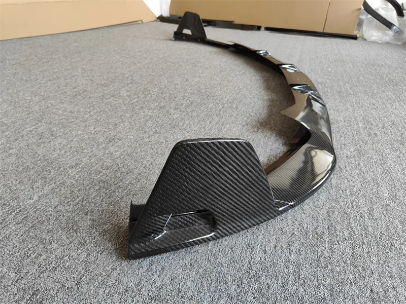 

Used for the Lamborghini URUS M Style Carbon Fiber Body Kit Used for the Front Lip of the Lamborghini URUS