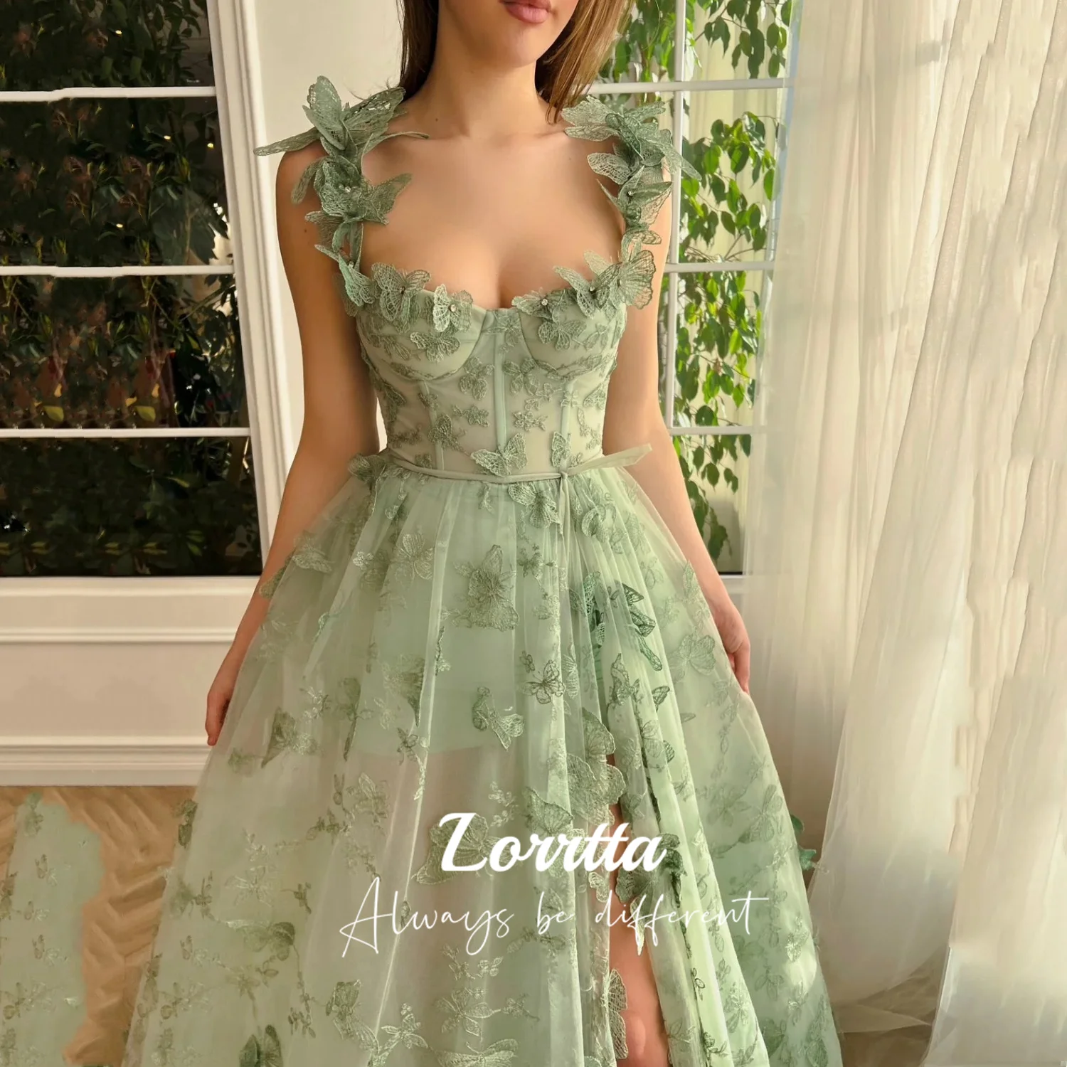 

Lorrtta Sage Green 3D Lace Butterfiles Sweetheart Prom Dresses 2023 Spaghetti Straps A-Line High Slit Fairy Evening Gown