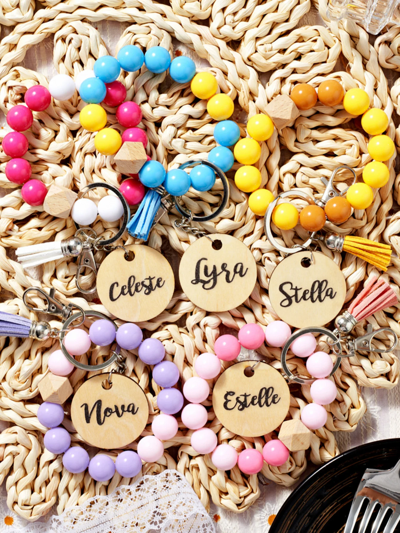 1 قطعة سلسلة المفاتيح مطرزة مخصصة-شخصية اسم اللؤلؤ الصلب محفورة بالليزر متعدد الألوان شرابة مريحة هدايا فريدة الاستخدام اليومي #2