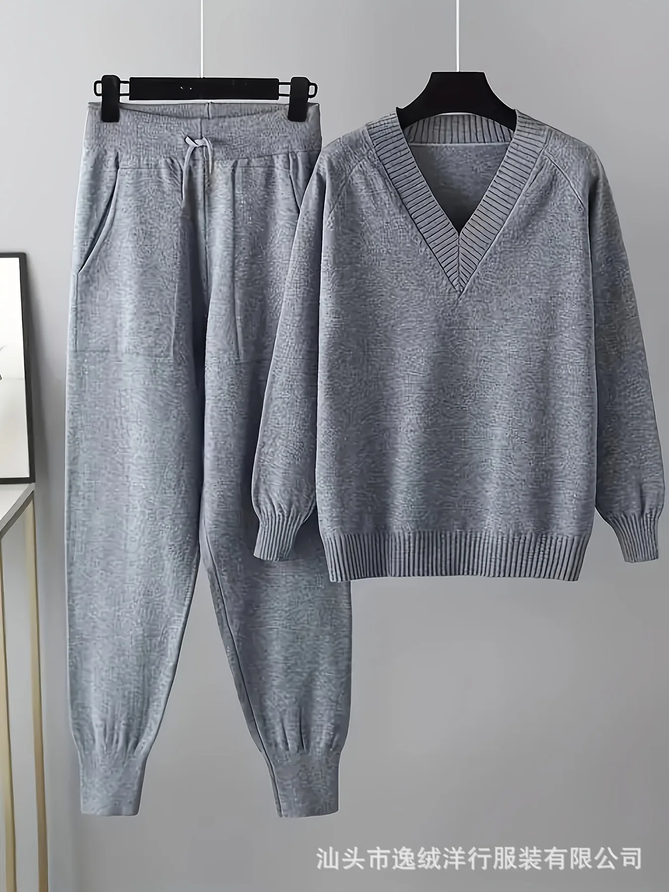 2026 Herbst Winter Damen V-Ausschnitt Strick-Zweiteiler Weicher Pullover Hochgeschnittene Strickhose Locker Modisch Täglich Streetwear – Detail 24