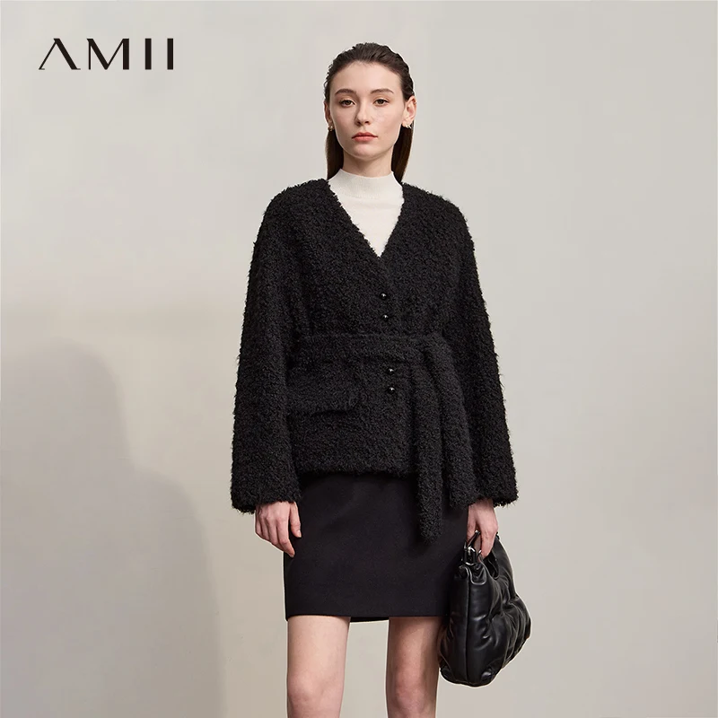 

Amii Fur Coat 2025 Winter New Loose Short V-Neck Versatile Women's Coat Warm Long Sleeves With A Belt Jacket With Fur 12524007
